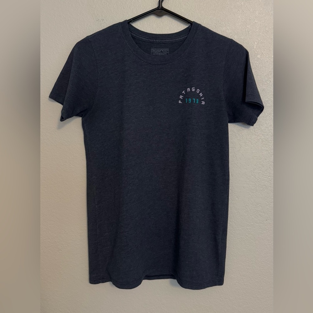 Patagonia Dark Heather Gray Blue Graphic Logo Tee